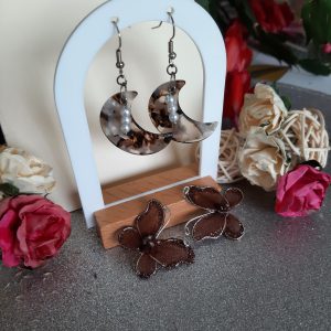 Lune Écaille et Perles Boucles d'oreilles