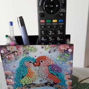 Nid d'Amour-pour Crayons et Télécommandes